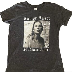 Taylor Swift Youth Reputation Tour T-Shirt Size M